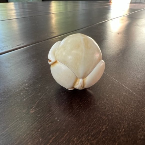 Fergie Harmony Kingdom Bunny Rabbit Trinket Box by artist Adam Binder - Picture 8 of 13